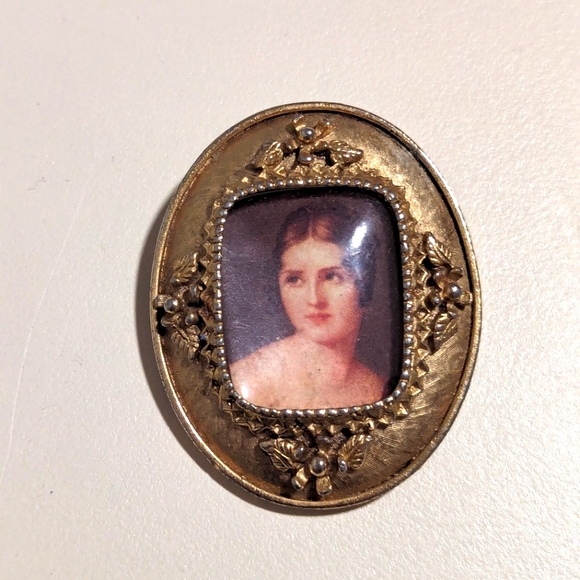 Vintage Unsigned Florenza Portrait Picture Frame Brooch Pendant Numbered - Picture 1 of 5